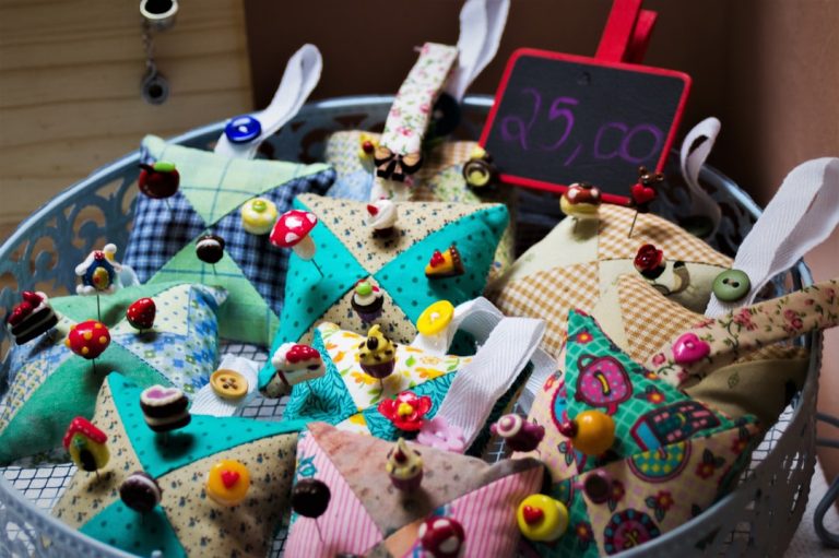 Crafting on a Budget: How to Create Stunning DIY Projects Without Breaking the Bank